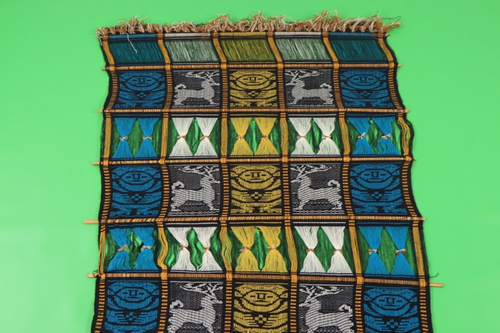 Vtg Antique Handwoven Southwestern Deer Fringed Hanging Wall Tapestry - Thumbnail 4