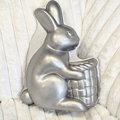 Nordic Ware Easter Bunny Cake Pan w/ Basket   Nonstick Cast Aluminum Mold USA