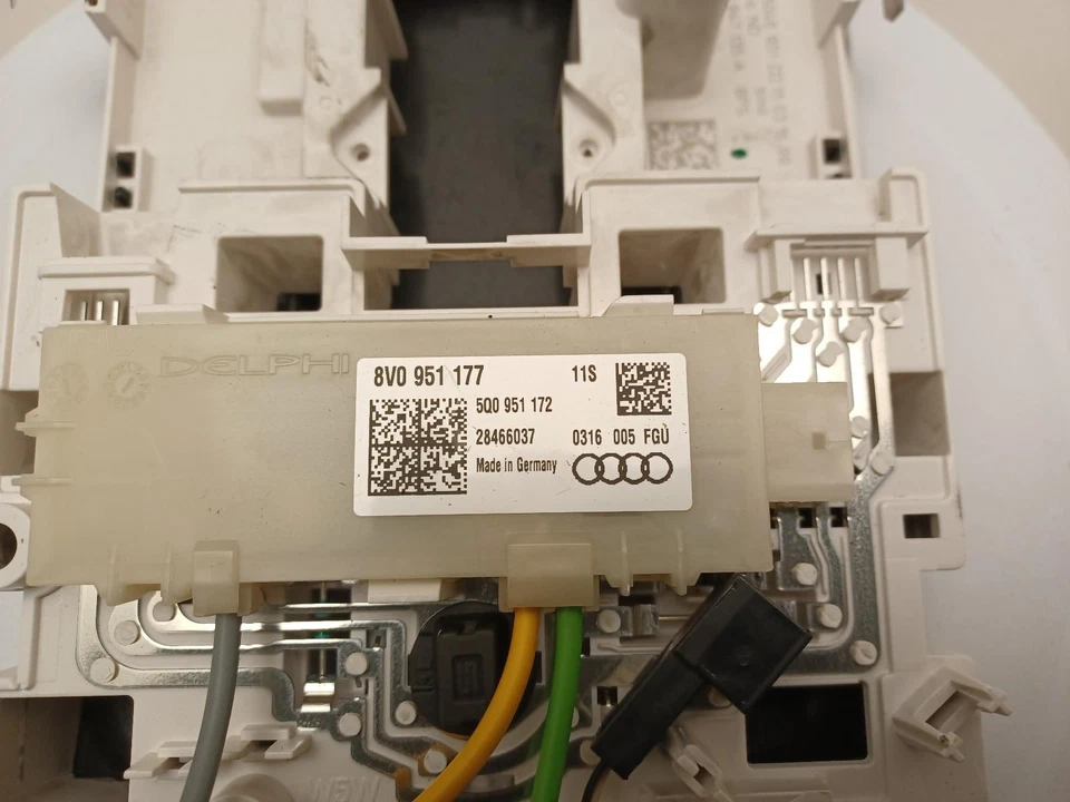 Lámpara luz interior AUDI A3 2012-2020 4 puertas berlina  Foto 4 de 4