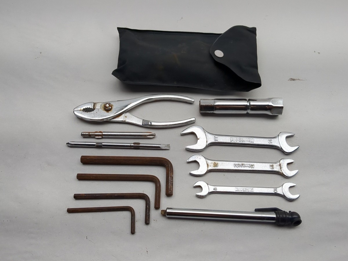 02-03 Kawasaki VN1500 Vulcan Mean Streak Tool Pouch Kit w/ Tire