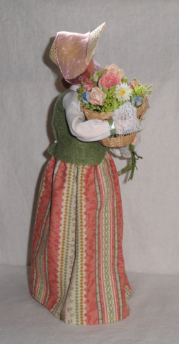 Byers Choice Carolers ~ Woman w/Basket of Roses & Bouquet of Calla Lily - Picture 6 of 8