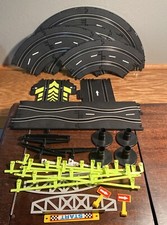 16 Track Sections Plus Parts Pieces 1:43 Speedtrax Slot Car Set