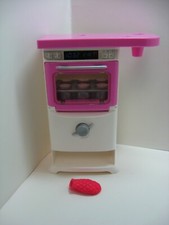 2016 Barbie Bakery Chef white pink oven