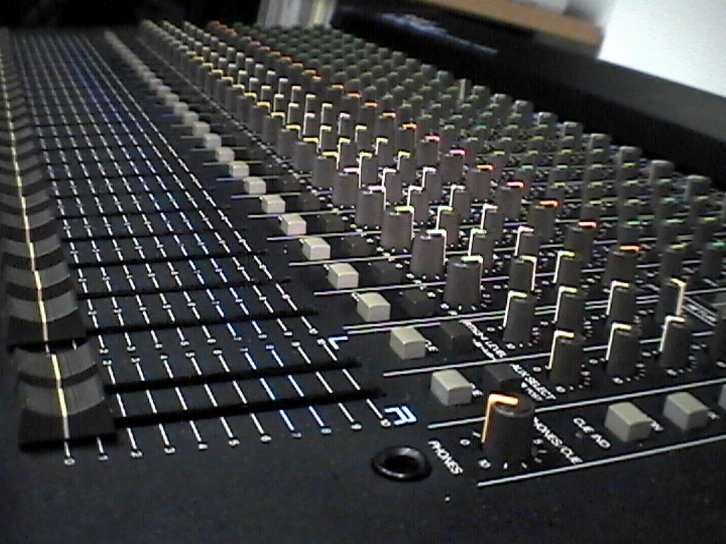 Roland M-24E 24チャンネルアナログミキサー Roland M-24e Mixer | eBay