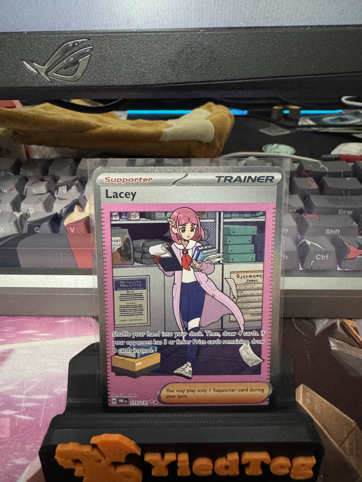 Lacey 175/131 Pokémon TCG Prismatic Evolutions Holo Full Art NM