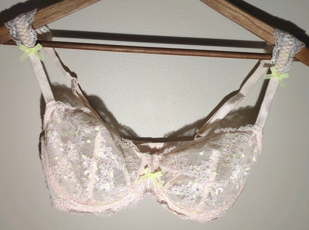 Victoria's Secret Dream Angels Lace Unlined Demi Bra 34DD Light Pink Bows Sexy