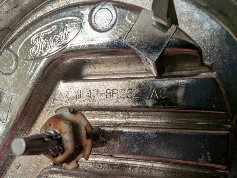 ✅OEM 2003 2004 2005 2006 2007 2008 2009 Mercury Grand Marquis parrilla emblema bonito Foto 4 de 4