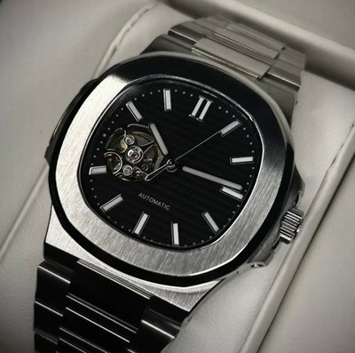 Uhr nach Maß 40mm schwarz offenes Herz Style mit NH38 Automatik