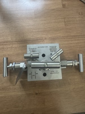 Swagelok SS-VB5NBF8-G-TAG 5 Way Manifold Valve 1/2'' Stainless Grafoil Packing