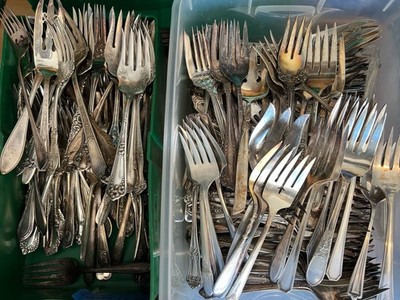 25pc Lot of LARGE Silverplate Serving Forks NO mono Usable or Craft
