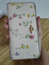 Coach Accordion Zip Around Wallet with Spaced Wildflower Print *Read Good Cond