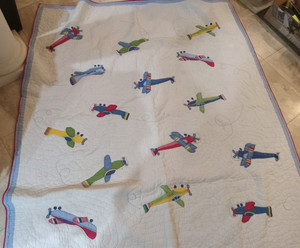POTTERY  BARN - KIDS FULL QUILT - AIRPLANE MOTIFF