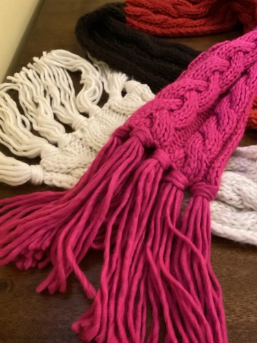 Old Navy Cable Knit Color Block Scarf With Fringe Classic Preppy Ski NWT - Picture 8 of 12