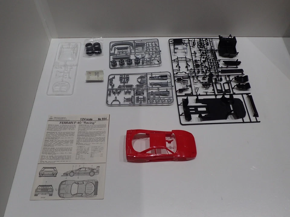 FERRARI F 40 RACING ITALERI KIT DA MONTARE SCALA 1:24 CON SCATOLA (20S) - Immagine 4 di 4