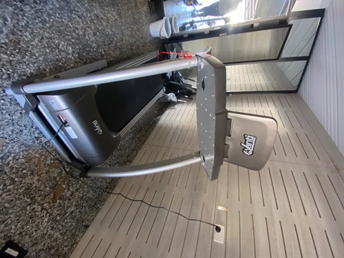 Avanti AT585°02 Treadmill with manuals. - Picture 3 of 5