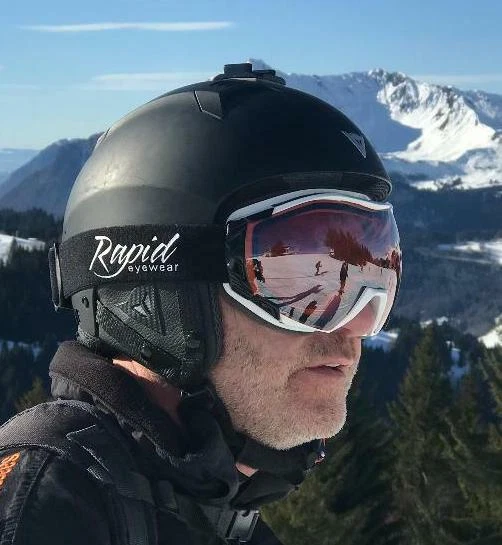 Can ski goggles outlet fit over glasses