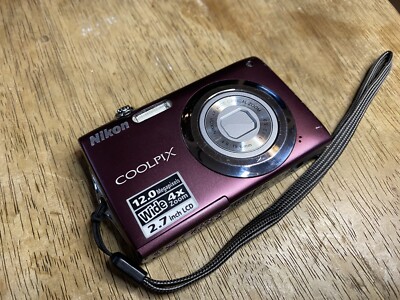 Nikon CoolPix S3000 12MP Digital Camera 4x Wide Purple Working HAS