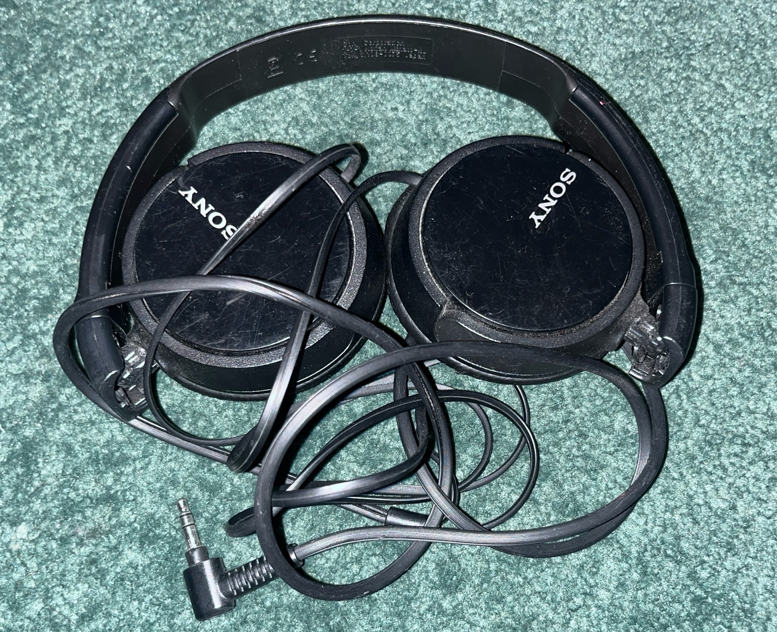 Sony Wired Over-Ear Adjustable Headphones in Black - Minato-Ku Style