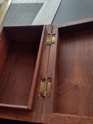 Vintage Handmade Wooden Box With Hinged Lid In wood And brass With A Brass... - Picture 8 of 9
