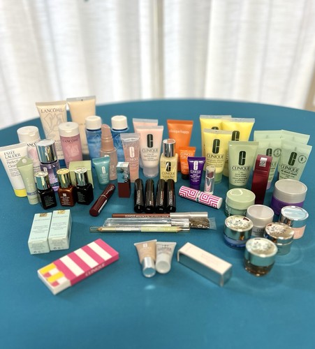 55 Stück gemischtes Hautpflege Make-up - Lancome / Estée Lauder / Clinique Reisegrößen