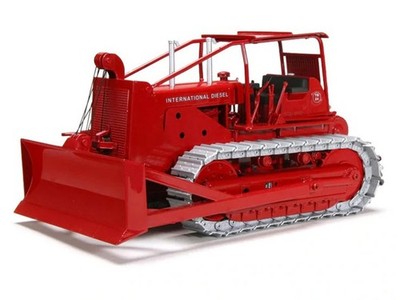 INTERNATIONAL HARVESTER TD-24 CRAWLER W/ROPS RED 1/25 MODEL BY