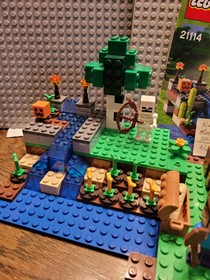 LEGO Minecraft: The Farm (21114)