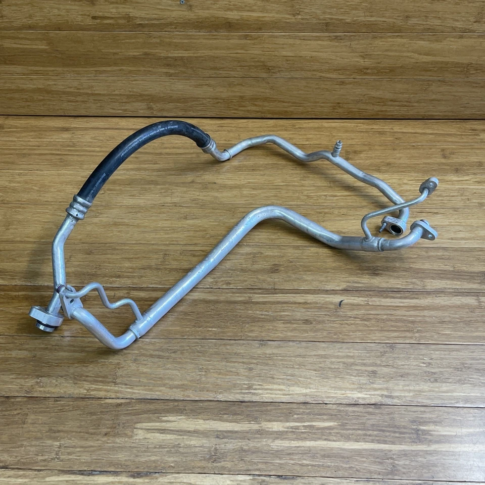 OEM 2015-2023 Audi A3 Quattro 8 В переменного тока всасывающий шланг трубка - Изображение 3 из 4