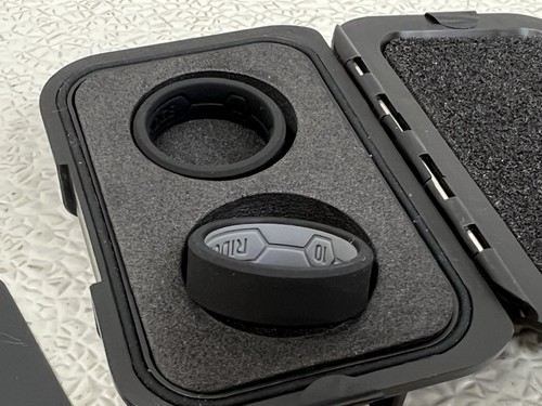 The Ridge Wallet - 8MM SILICONE RING SET - Royal Size 10 - Black - - Picture 4 of 4