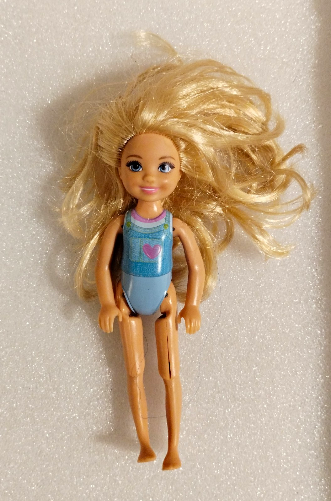 Barbie Club Chelsea 6in Fashion Girl Doll Blonde Wavy Hair Blue Eyes Swimsuit