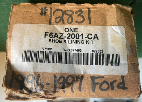Pastillas de freno Ford F6AZ-2001-CA, nuevas en caja, para Crown Vic, nuevas de stock - Imagen 3 de 3