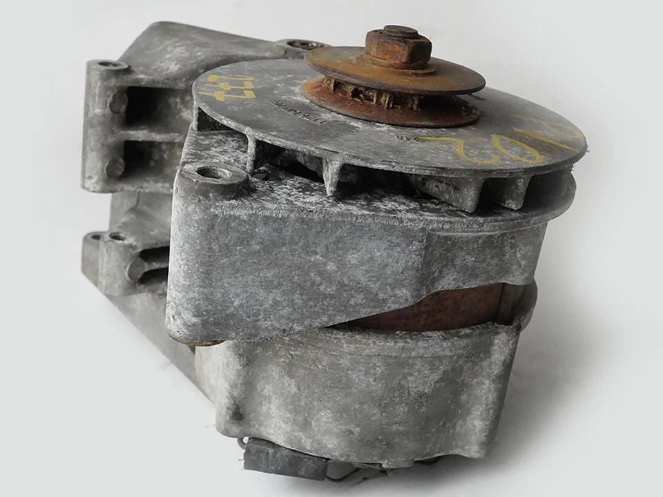 1972 - 1980 Mercedes Benz 450 Slc R 107 Bracket Alternator Generator Unit Oem - Image 2 of 4