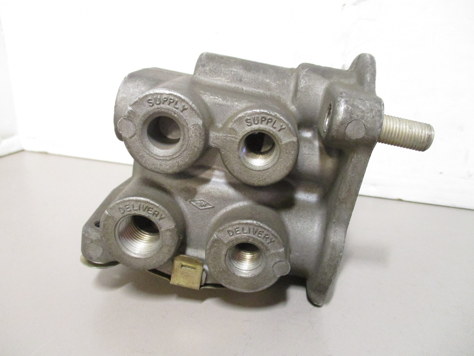 Bendix 279950 E5 Air Brake Foot Valve Remanufactured eBay