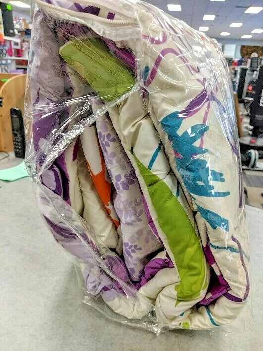 TWIN XL Formula Multi-Floral Reversible Bed in a Bag Bedding Set, 5 Pieces - Image 3 of 3