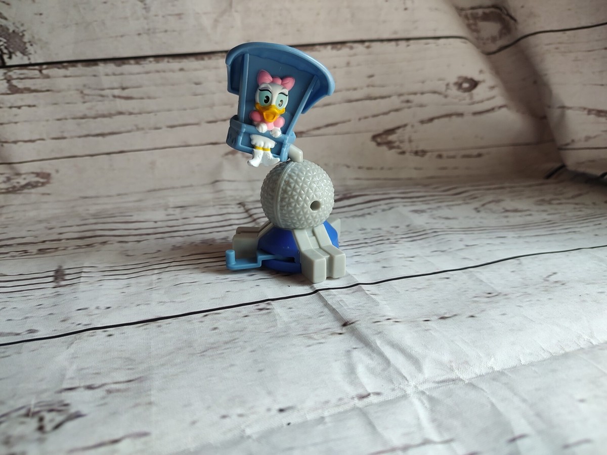 Daisy Duck McDonalds Disney EPCOT SOARIN Around The World Ride Toy 2020