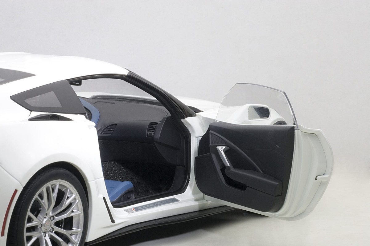 2016 CHEVROLET CORVETTE C7 Z06 COUPE ARTIC WHITE 1:18 AUTOart