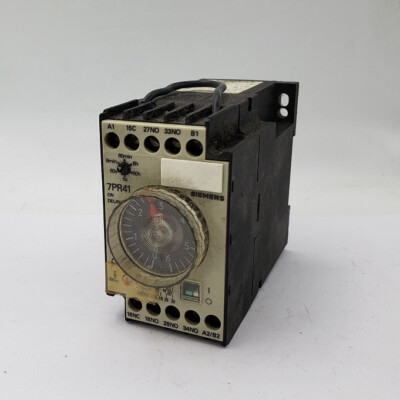 Siemens 7PR41 Zeitrelais 7PR4140-6PM01 220V 0,15s-60h
