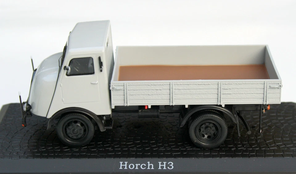 Camión de plataforma IFA Horch H3 año 1947-1949, modelo RDA, gris claro, escala Ixo 1:43 Foto 4 de 4