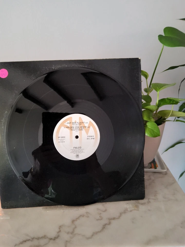 Falco- Der Kommissar/Auf Der Fluch/Helden von Heute 1983 SP Vinyl 12''  Foto 3 de 4