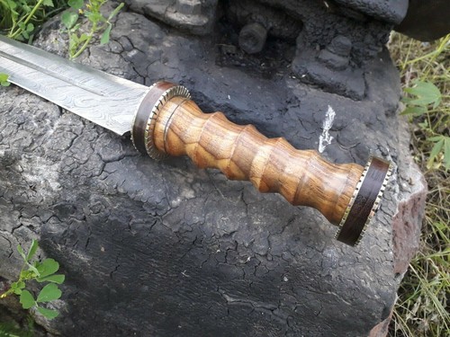 Handmade 24" Roman Gladius Sword - Damascus Steel, Sharp , w/ Leather Sheath - Picture 4 of 8