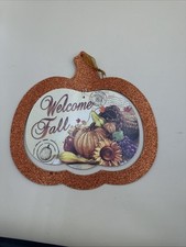  N21- Welcome Fall Pumpkin Sign Wall Hang