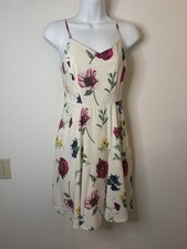 Women’s Old Navy floral sundress with side zipper and adjustable straps. Size SP