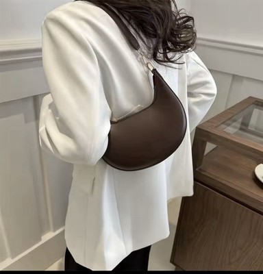 new fashionable High -end moon shaped  basball bag  showing luxury women's singl