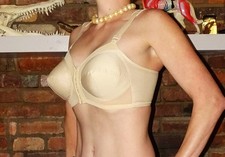 Vintage Ivory Exquisite Form Bullet Bra 44 B front closure pinup retro pointy