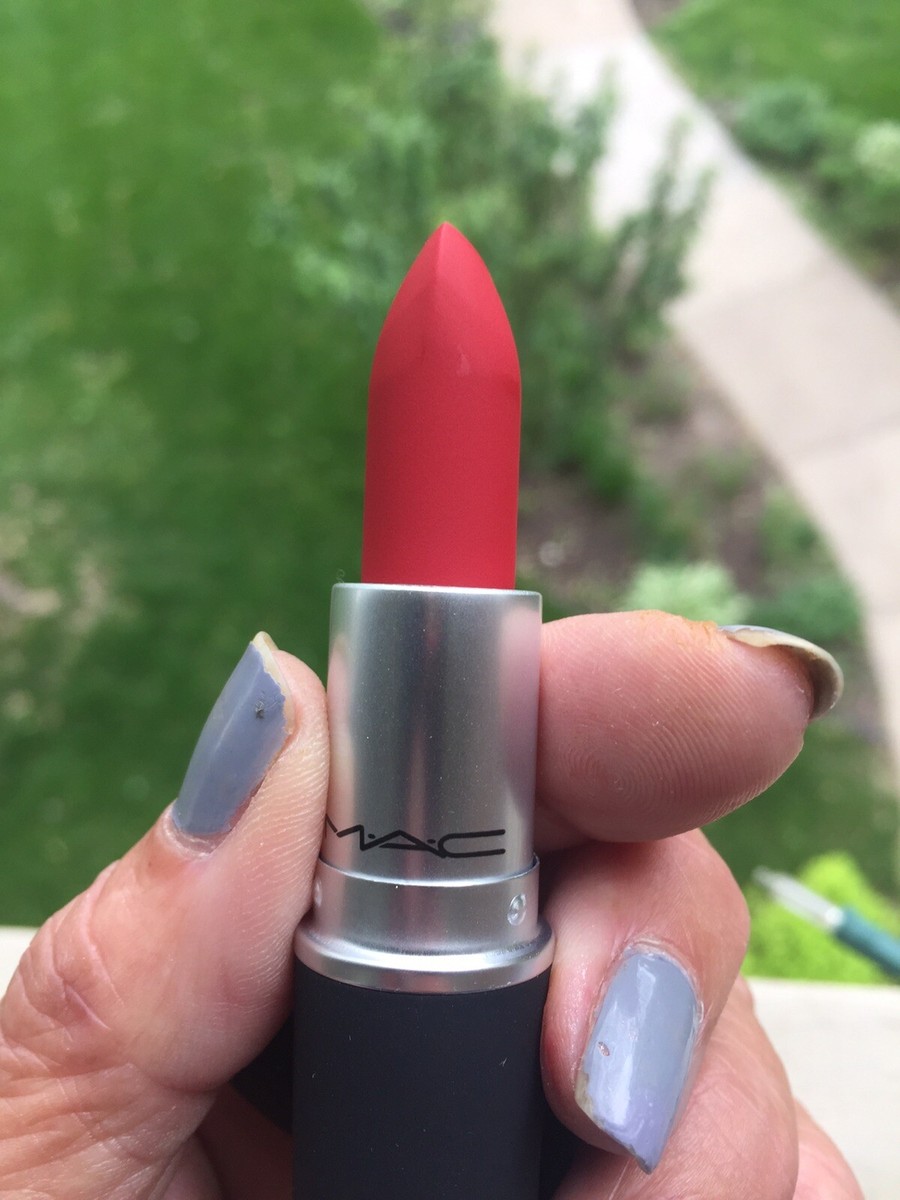 MAC POWDER KISS LIPSTICK “WERK, WERK, WERK” #922/FULL SIZE/NEW IN