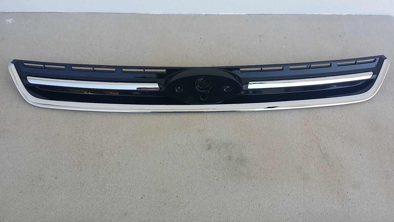 AFTERMARKET - Griglia Radiatore per Ford Kuga 13 Calandra Cofano Anteriore Nero Lucido - Miniatura 2