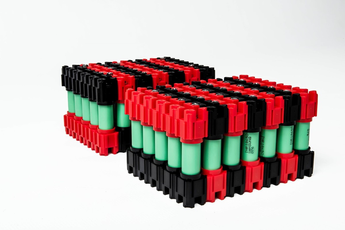 CelCapz by Vruzend UK Battery Building Kit 18650 Cells No Solder