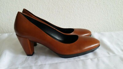 New ECCO Shape 35 Plateau Pump Dam - Amber Elegant. sz37.RT$120.