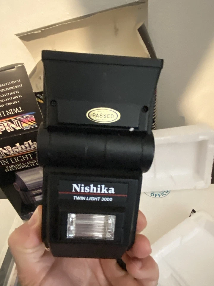 Cámara 3D Nishika N8000 35 mm de colección con doble luz 3000 y kit de distribuidor vendedor Foto 4 de 4