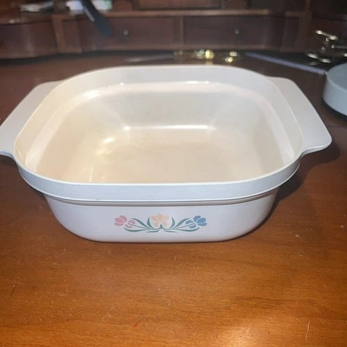 Vintage Anchor Hocking Microwaveable Casserole Dish. No Lid