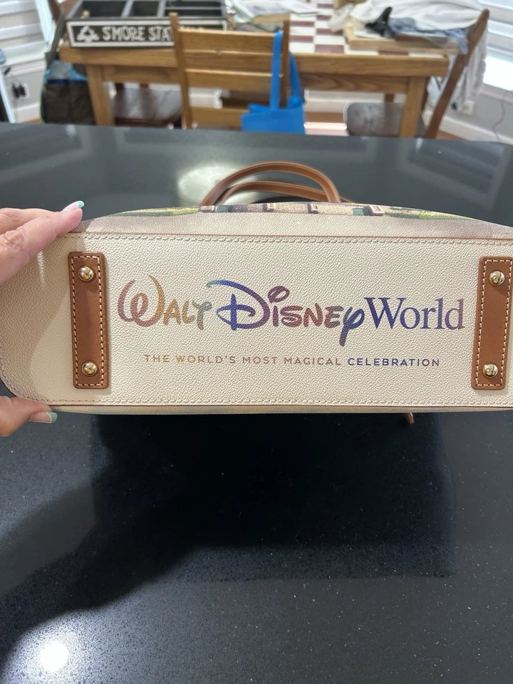 Bolso de Mano Disney World 50 Aniversario Castillo Dooney & Bourke 2021 Nuevo Foto 3 de 4